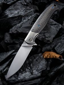 WE KNIFE CO -901D , Deacon , Bohler M390 , 6AL4V Titanium with Carbon Fiber Inlay