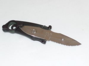 S.O.G Knives-SD86 , Sog Duo Field Utility Knife, Dual AUS-6 Stainless Steel Blade, Zytel Handles, Removable Pocket Clip, Discontinued