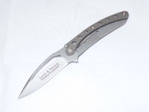 Smith & Wesson-SWPRO-GR , Pocket Protector Folding Knife, 2-1/2'' Clip Point Blade, Grey  Cast Metal Handles, Framelock, Rare, Discontinued