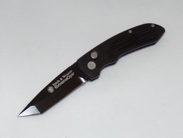 Knife,　Automatic　Blade,　Smith　Wesson-SW50BT　Handles　Extreme　Aluminum　3.25''　Ops　Folding　Black　Tanto　Plain